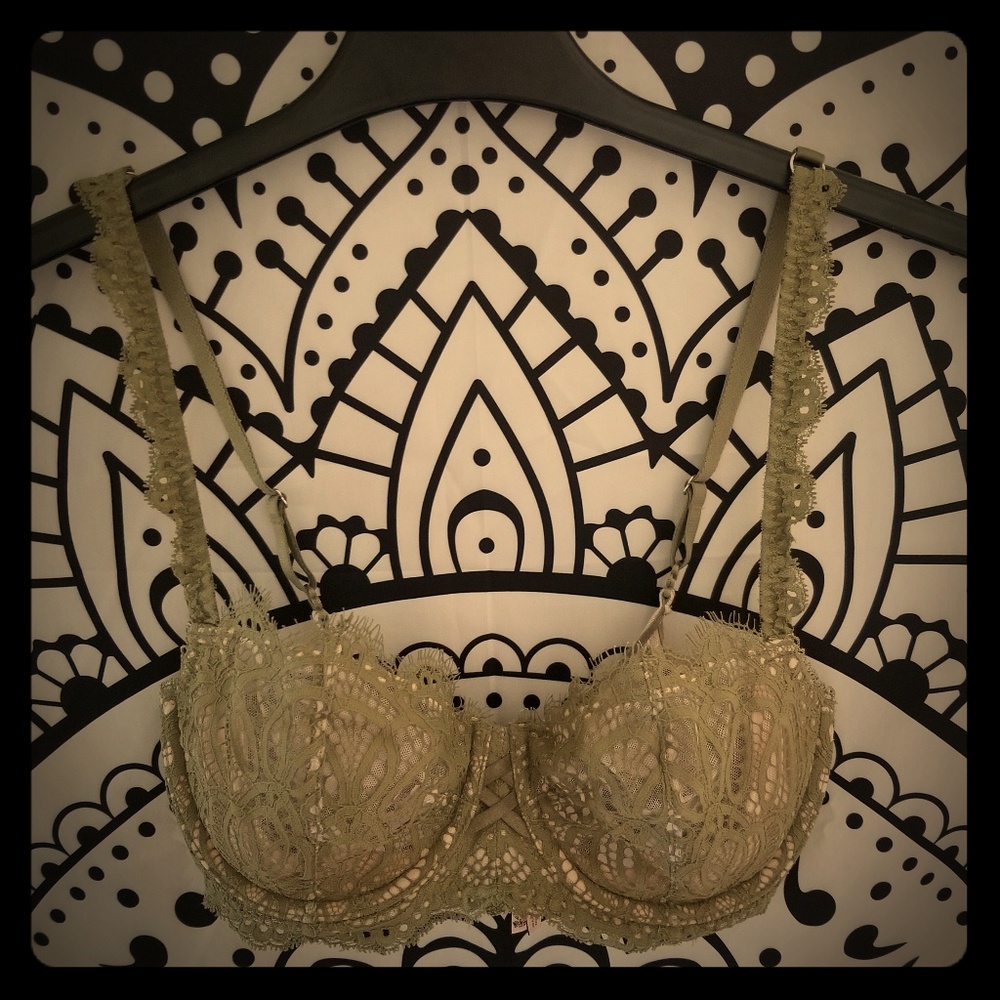 Victoria's Secret Dream Angel's unpadded bra